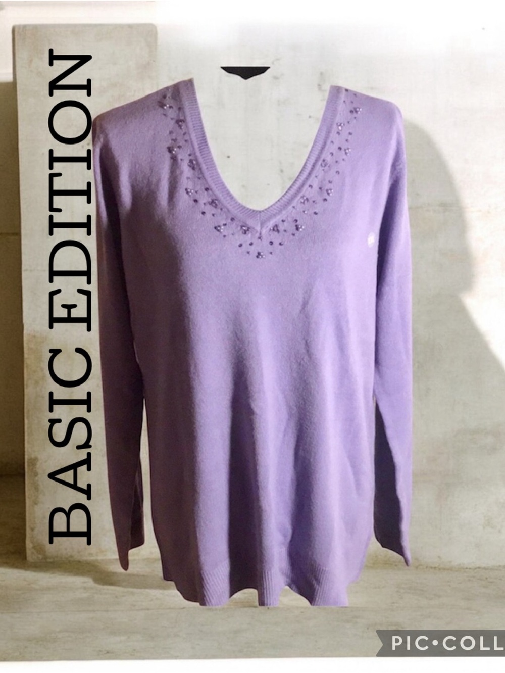 🌺Basic Editions Lavendar V-Neck sweater